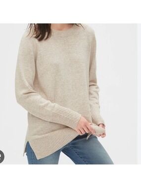 J. CREW wool blend crewneck sweater in Extra-soft yarn side slits beige medium